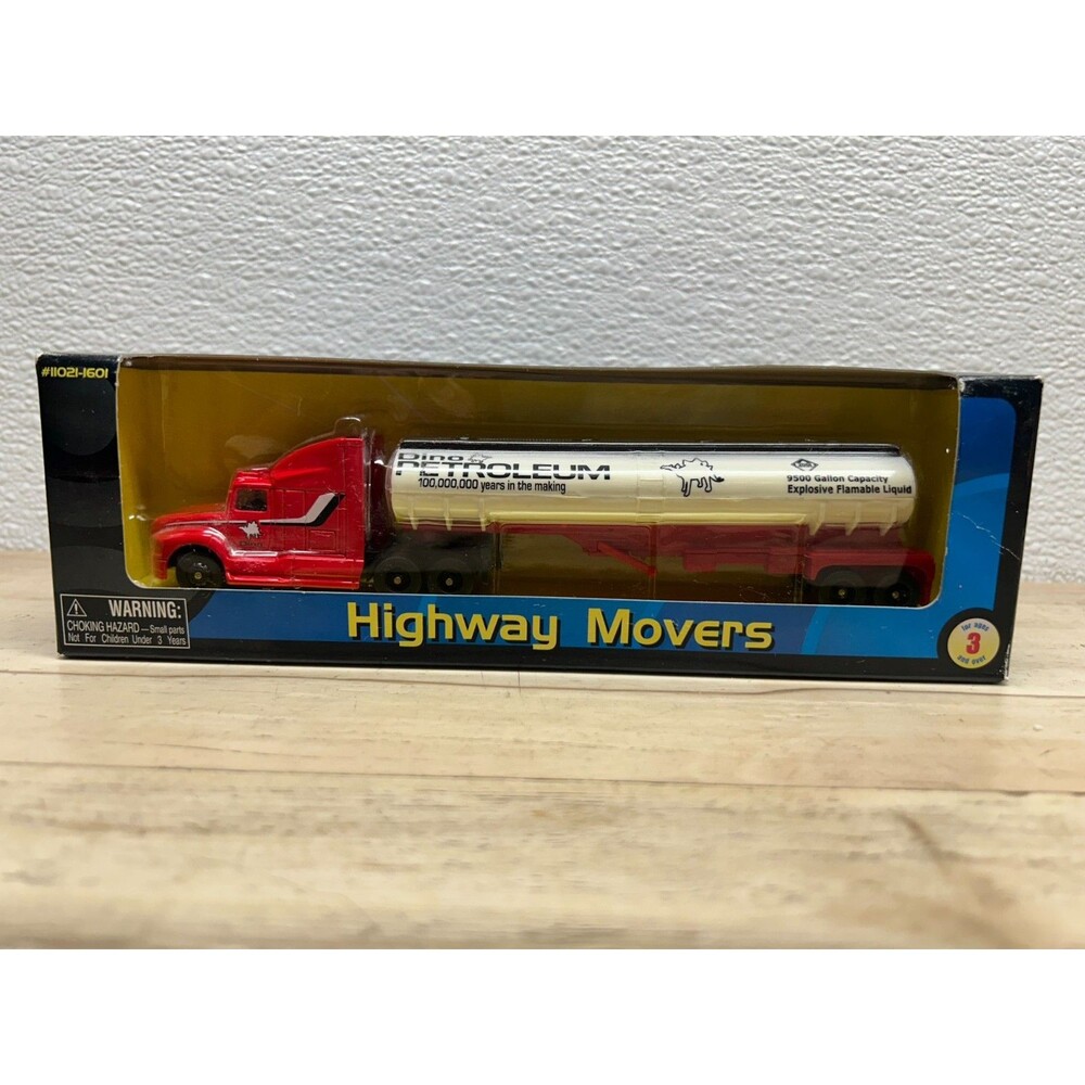 2002 Maisto Highway Movers Dino Petroleum Tanker Truck Die-Cast & Plastic